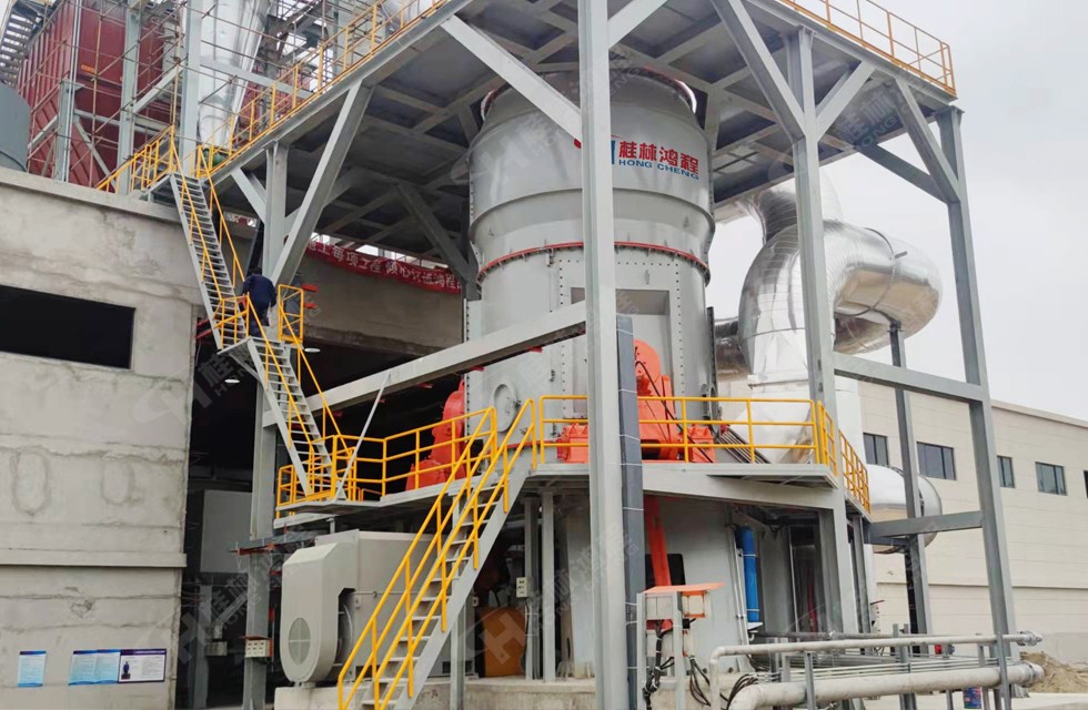 豪氣！福建這家廠一次訂了三臺鈦精礦磨粉機(jī)