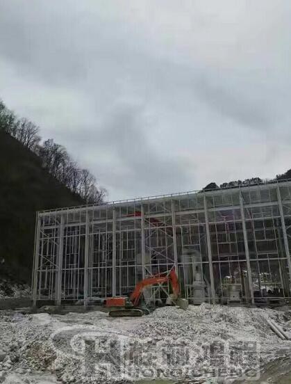 桂林鴻程磨粉機(jī)安裝現(xiàn)場(chǎng) 桂林鴻程磨粉機(jī)安裝現(xiàn)場(chǎng)