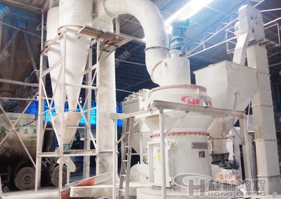 新型高效雷蒙磨粉機(jī)，200目活性炭，小型活性炭生產(chǎn)設(shè)備，活性炭整套生產(chǎn)設(shè)備