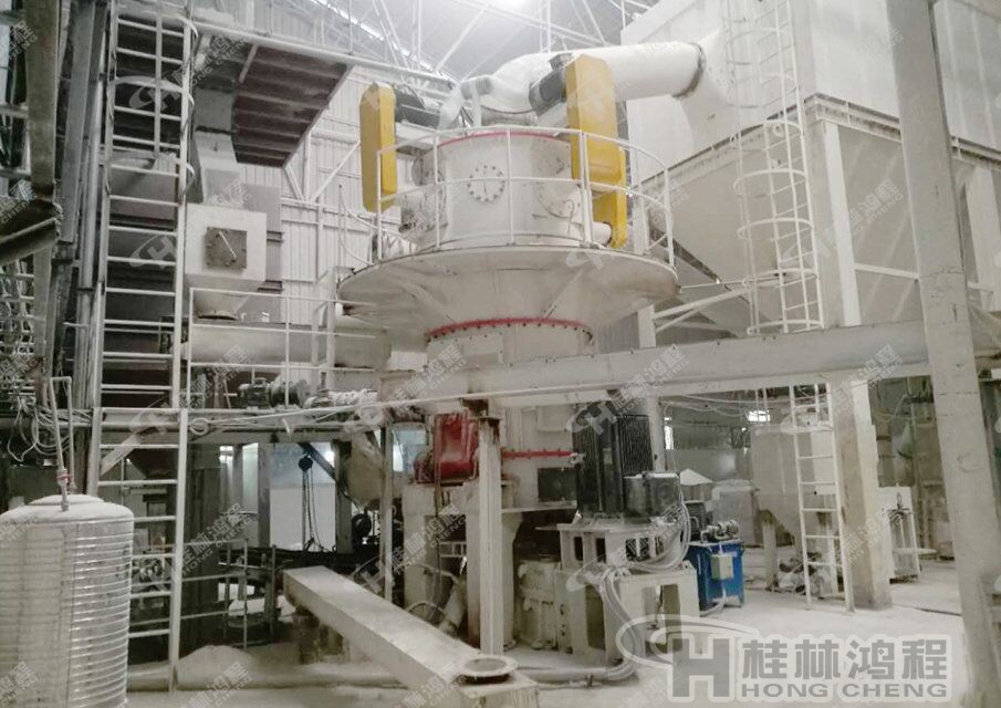 HLMX1100高純石英砂磨粉機推薦設(shè)備，桂林鴻程環(huán)保磨粉機，HLMX超細(xì)立式磨粉機