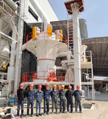 桂林鴻程磨粉機(jī)安裝工人五一堅守崗位，保證客戶磨粉生產(chǎn)線按計劃投產(chǎn)