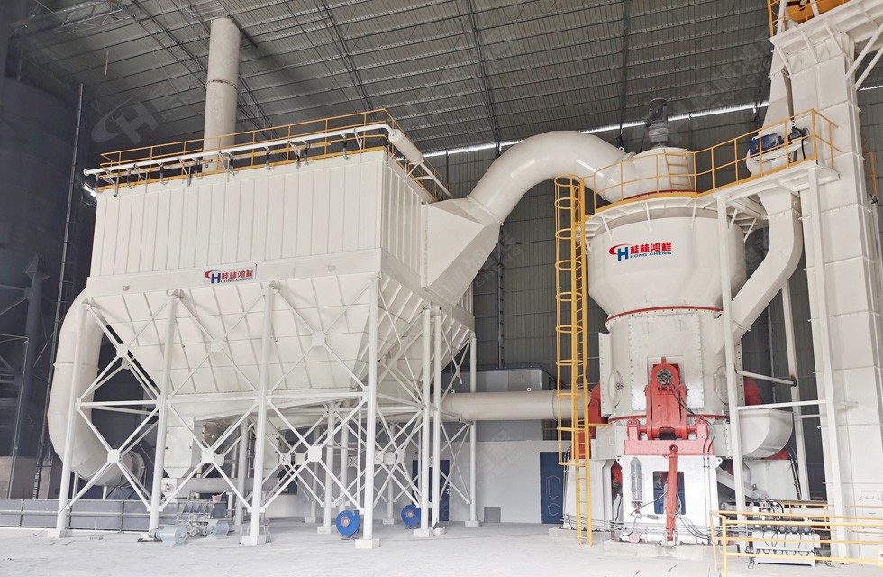 hlm2600石灰石原料立磨 產(chǎn)石粉325目D90 41噸/時(shí) 設(shè)備地點(diǎn):廣西柳州 hlm2600石灰石原料立磨 產(chǎn)石粉325目D90 41噸/時(shí) 設(shè)備地點(diǎn):廣西柳州